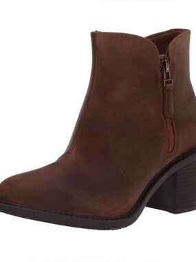 NWT Clarks womens Scene Zip Ankle Boot